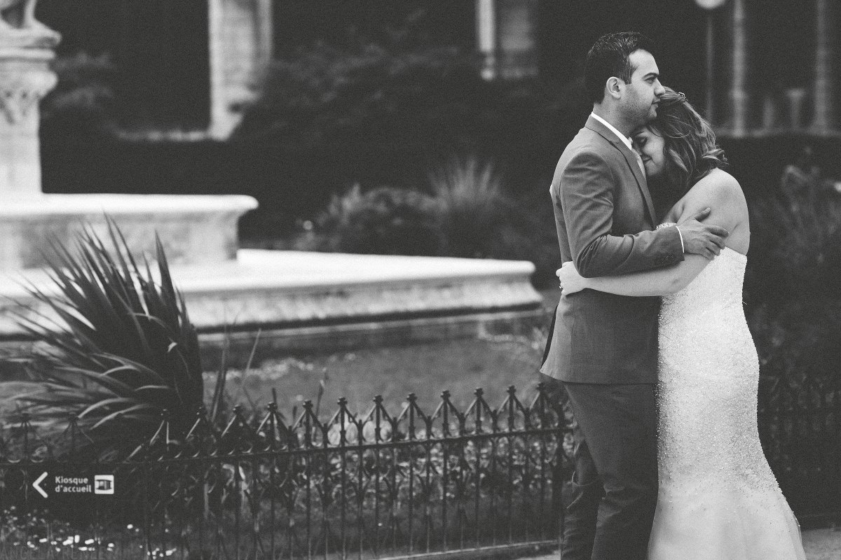 paris-black-and-white-wedding-photo