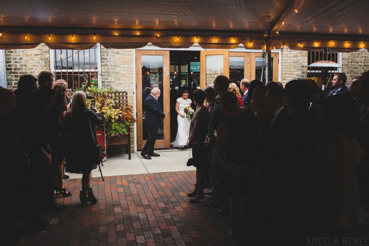 peckish-pig-wedding-venue_patio