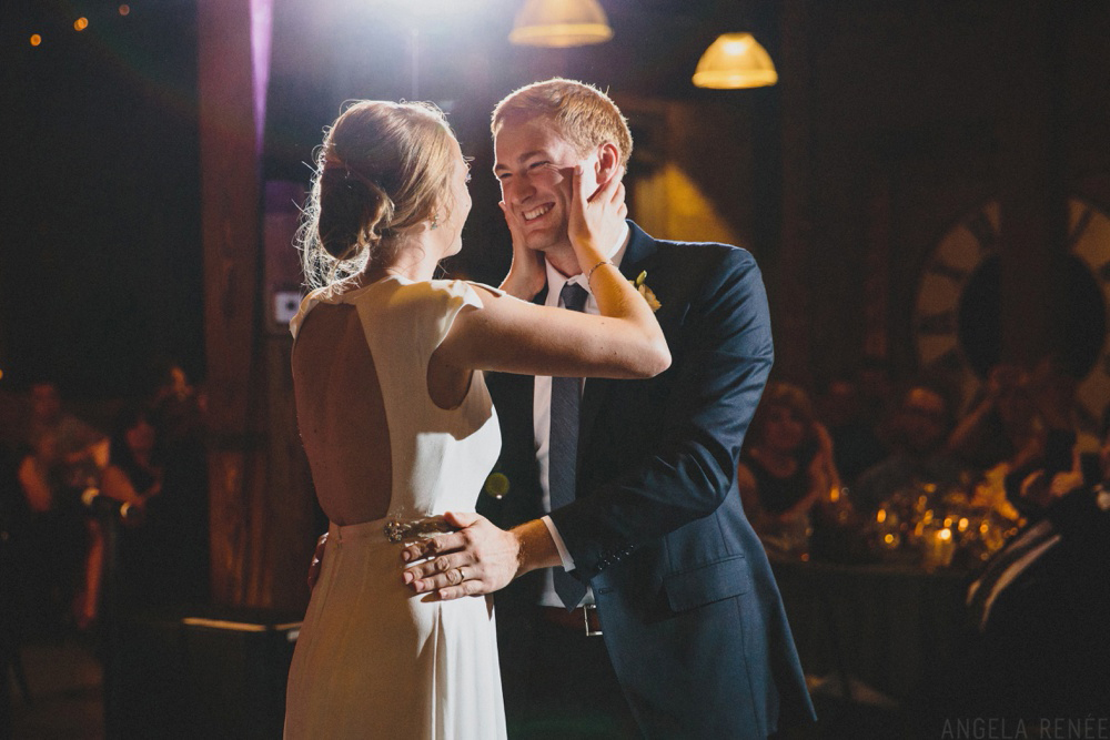 bride-groom-dance