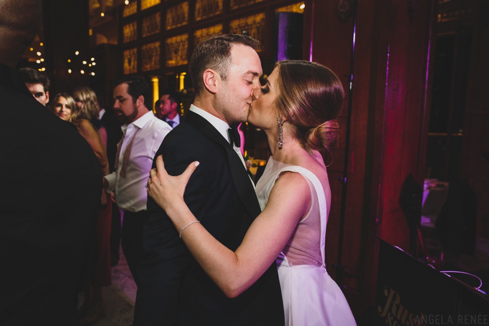 bride-groom-kiss