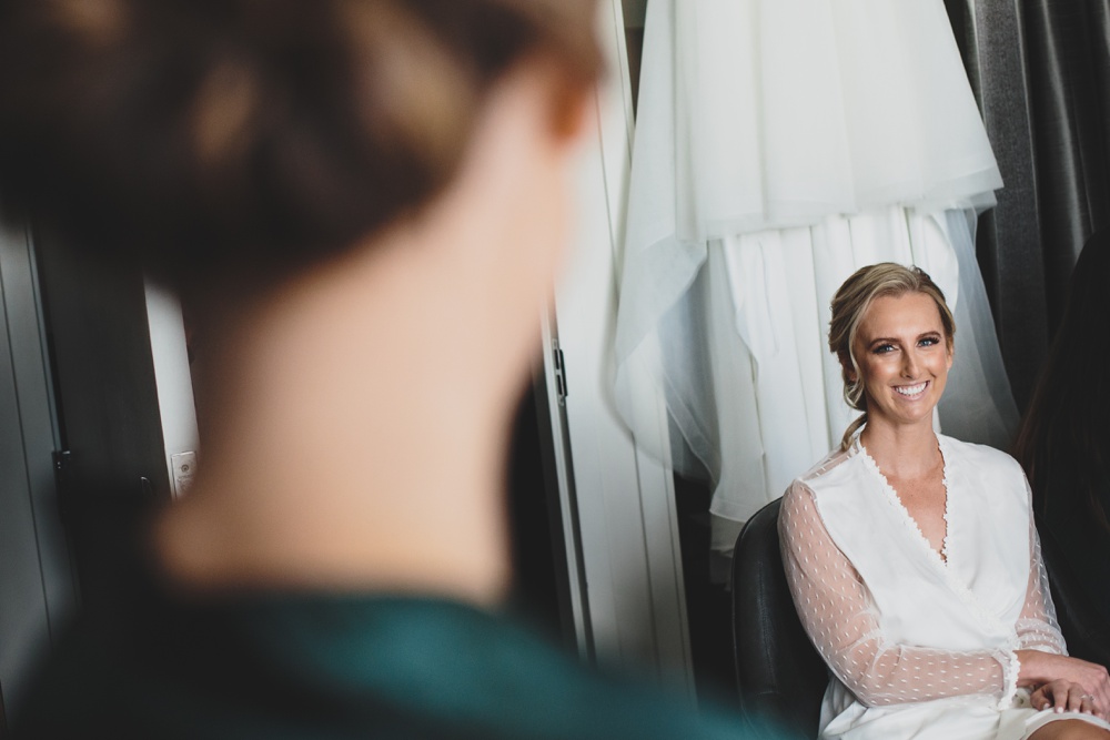 02-bride-robe-getting-ready